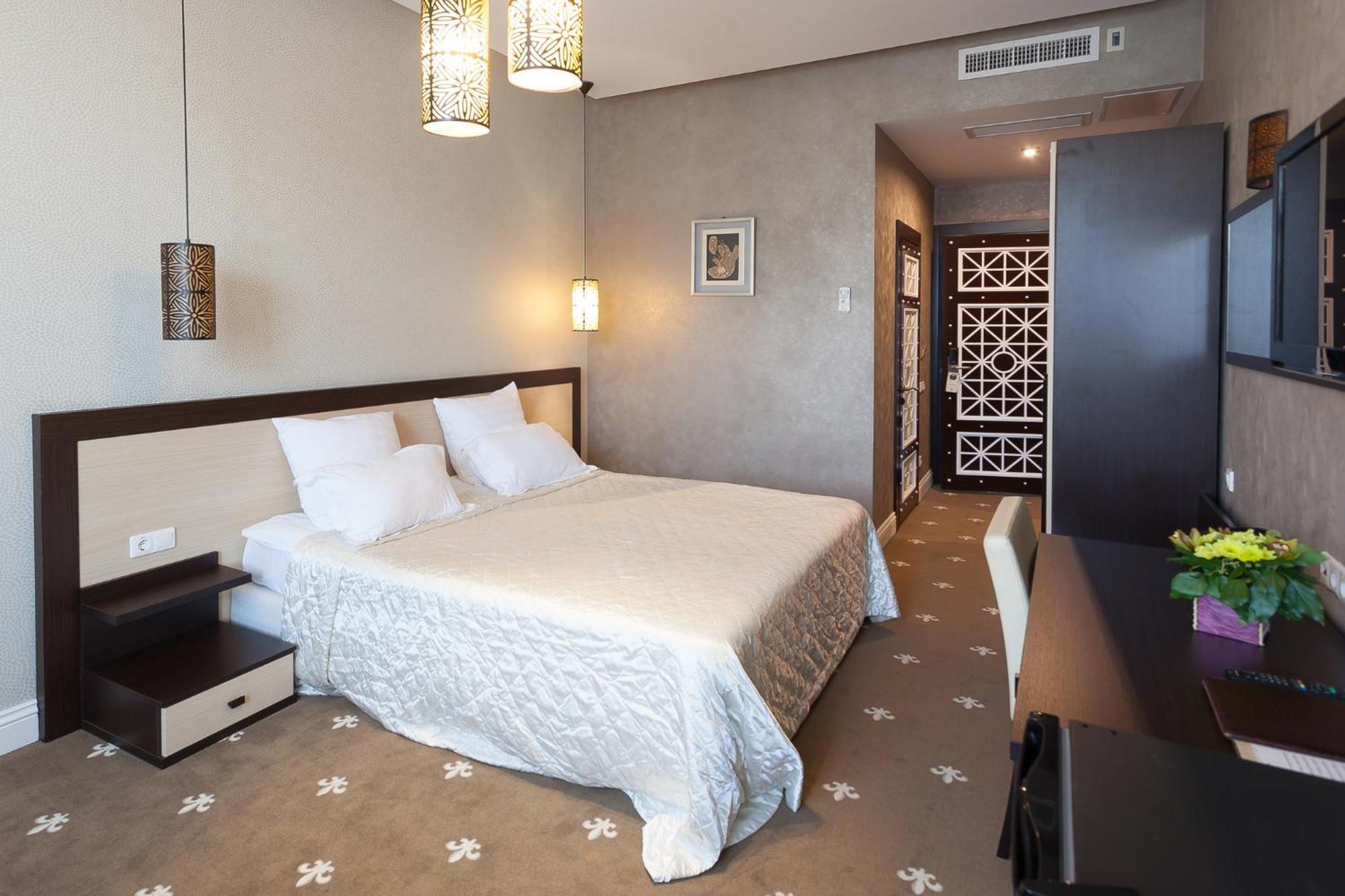 Ark Palace Hotel & Spa Odesa Room photo