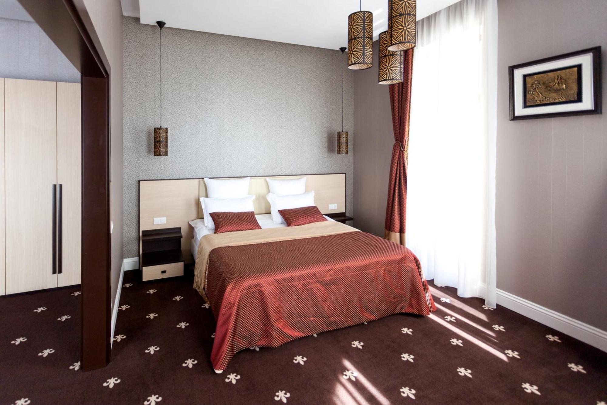 Ark Palace Hotel & Spa Odesa Room photo